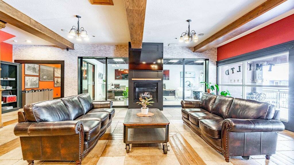 Südwestliche Hues Highlist dieses gemütliche Studio mit privatem Patio über dem Pool in Uinta Wasatch Cache National Forest