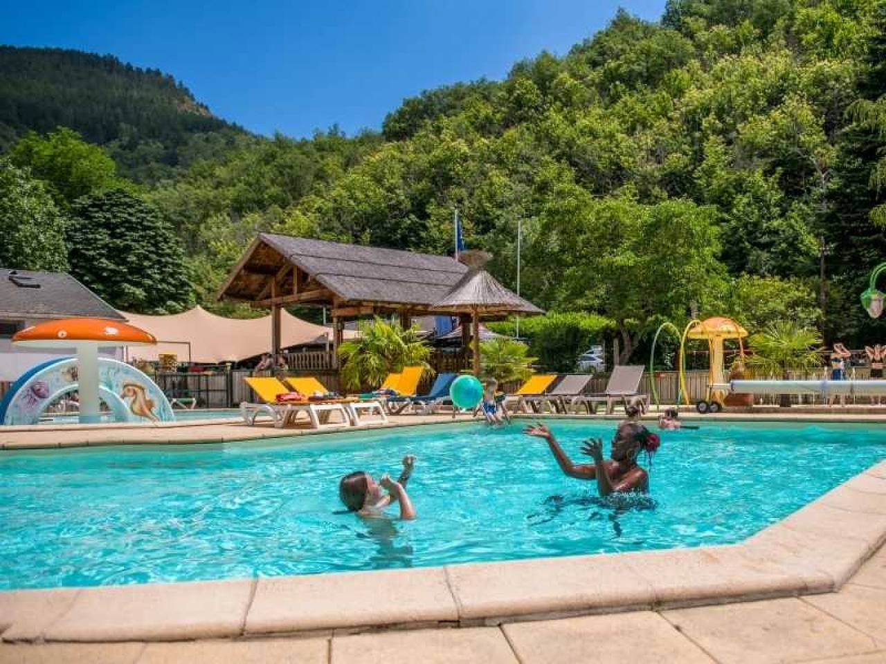 Camping 3 étoiles - Piscine  - ccafe0g in Florac-Trois-Rivières, Cevenas