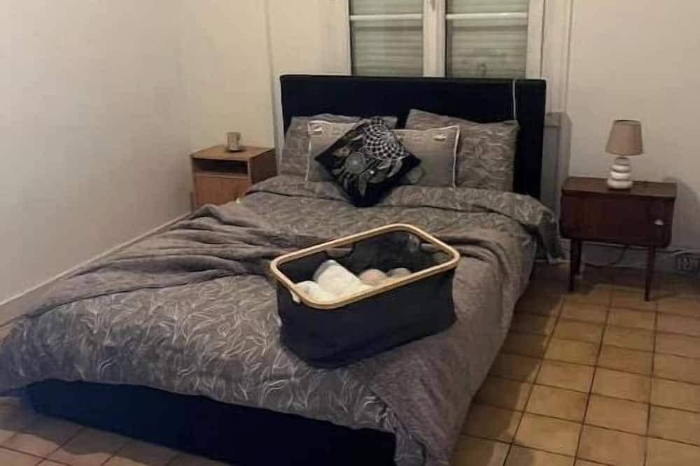 Entire apartment, 2-bedroom apartment with garden in Saint-Pierre-des-Corps, near train station in Saint-Pierre-des-Corps, Tours region