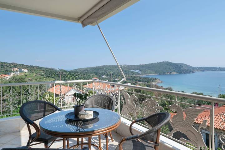 Kamer 'Standard 4' met gedeeld terras, wifi en airconditioning in Mani Peninsula