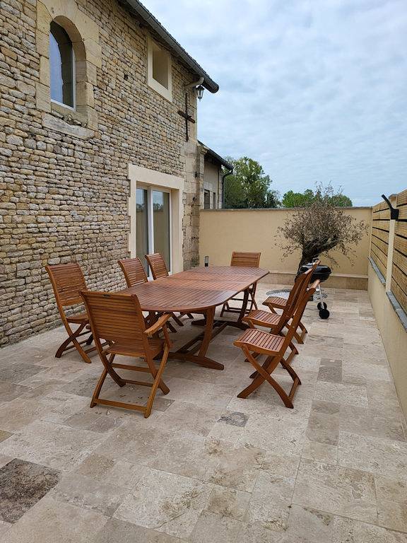 Gîte pour 8 personnes, avec terrasse à Cairon