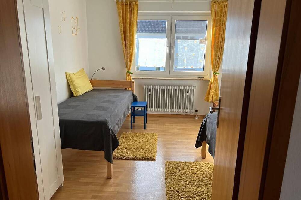 Ganze Wohnung, Große, helle, freundliche Ferienwohnung mit 2 Schlafzimmern und Balkon in Bad Königshofen i.Grabfeld, Rhön-Bayern