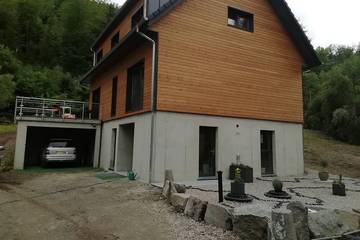 Gîte pour 9 personnes, avec sauna et jacuzzi ainsi que balcon et jardin à Husseren-Wesserling