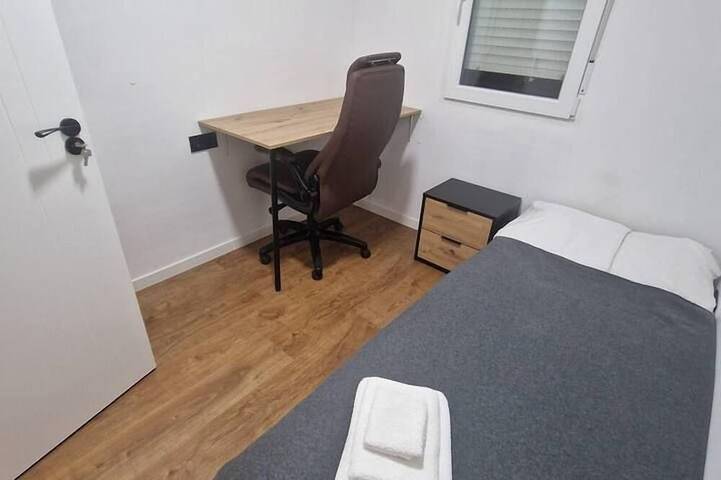 Appartement entier, Renovated 3 Bedroom Apartment with Lift and AC in Castellón de la Plana, Costa del Azahar
