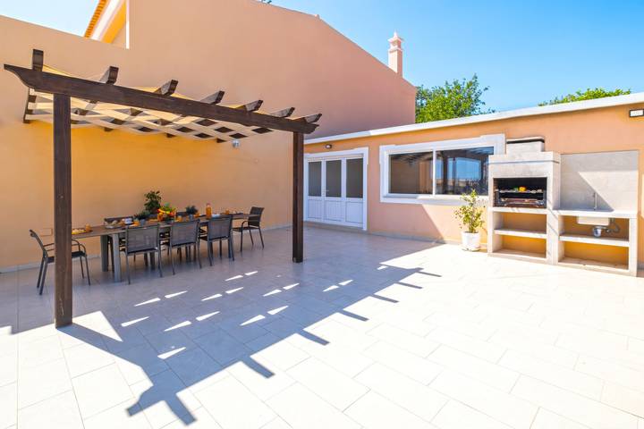 Villa La Digue in Guia, Faro Distrikt