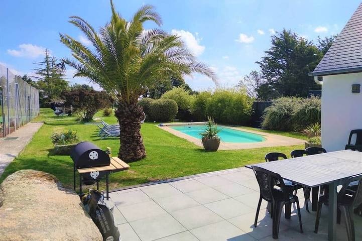 Location de vacances pour 12 personnes, avec jardin dans Plage Kersidan