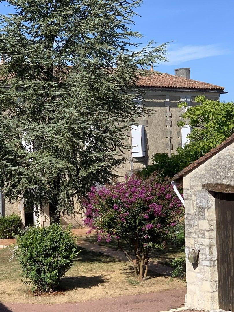 The Cool Lounge à Coulonges - Charente - La Première in Coulonges, Charente