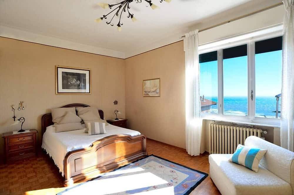 Villa Sole mit wunderschönem Meerblick, Wlan und Privatparkplatz in Porto Maurizio, Imperia