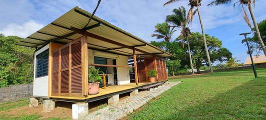 Gîte pour 2 personnes, avec vue et jardin à Remire-Montjoly