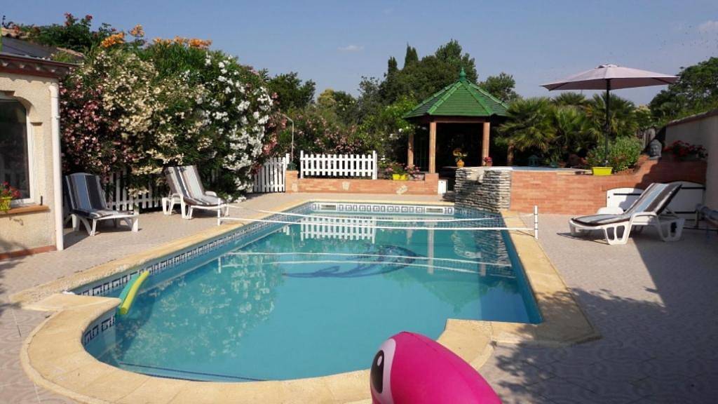 Appartement entier, One-Bedroom Apartment in Villeneuve-la-Comptal, Région de Carcassonne