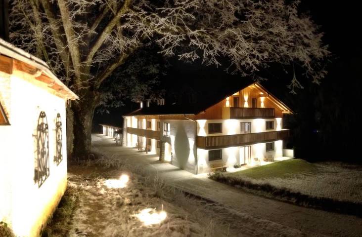 Ferienwohnung für 6 Personen, mit Garten und Ausblick in Drachselsried