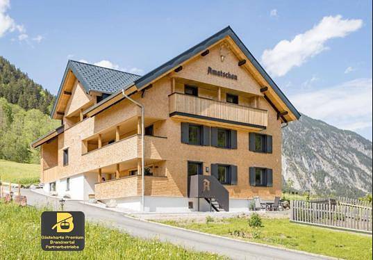 Ferienwohnung für 4 Personen, mit Balkon und Terrasse sowie Garten und Pool in Vorarlberg