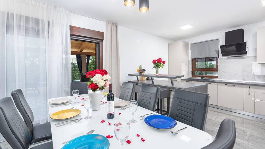 Villa für 8 Personen, mit Terrasse und Garten in Kroatien - 4