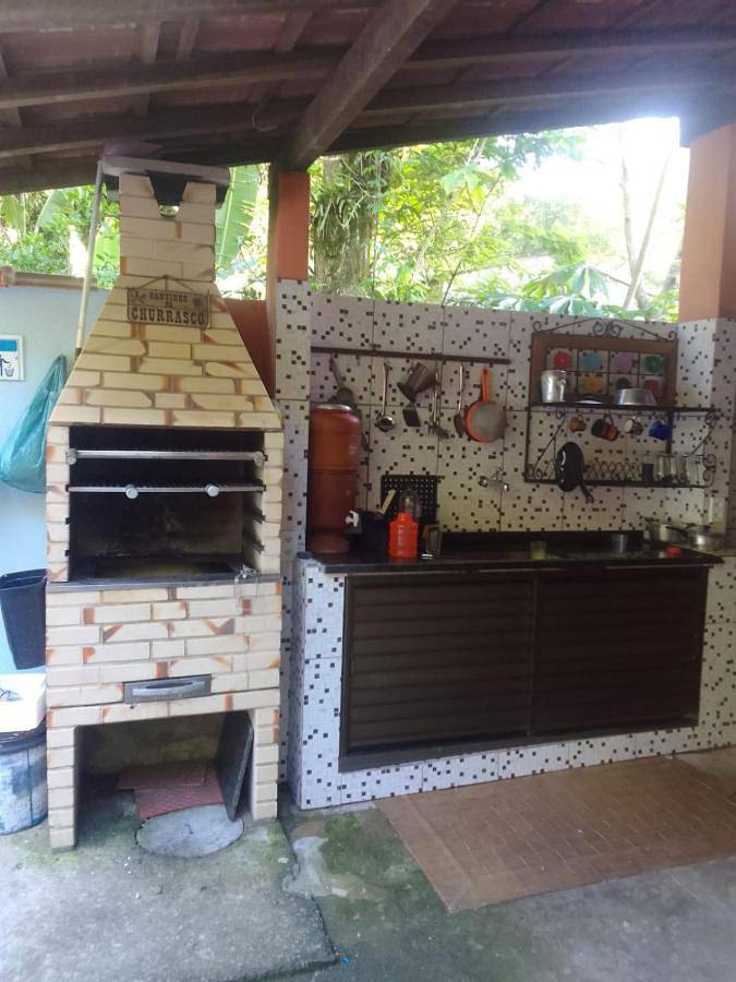 Casas e apartamentos de temporada para 12 pessoas, com piscina e balcão e ainda vista, com animais de estimação em Magé