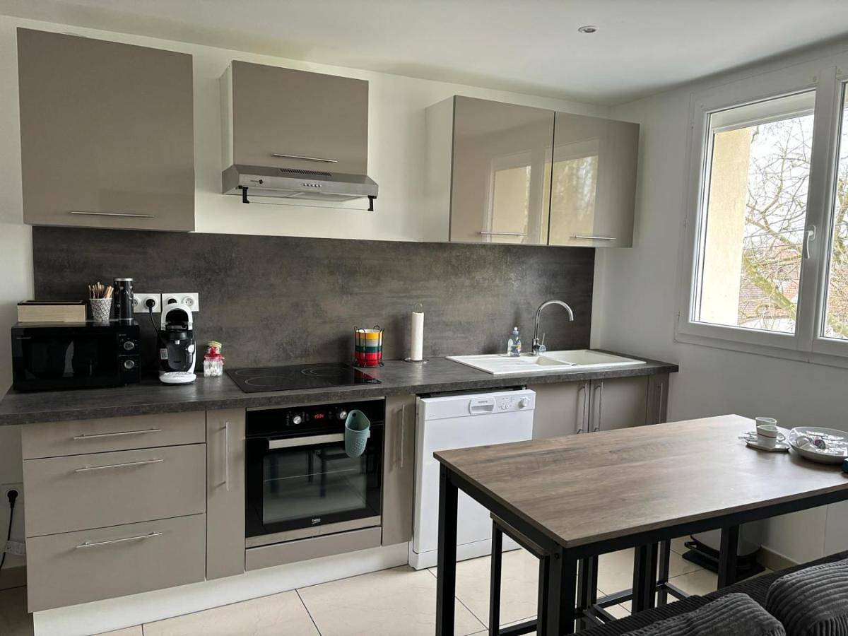Appartement entier, One-Bedroom Apartment in Le Thillay, Val-d'Oise