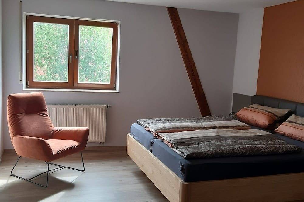 Ganze Wohnung, Wohnung Schwarzriesling mit Balkon in Röttingen, Taubertal