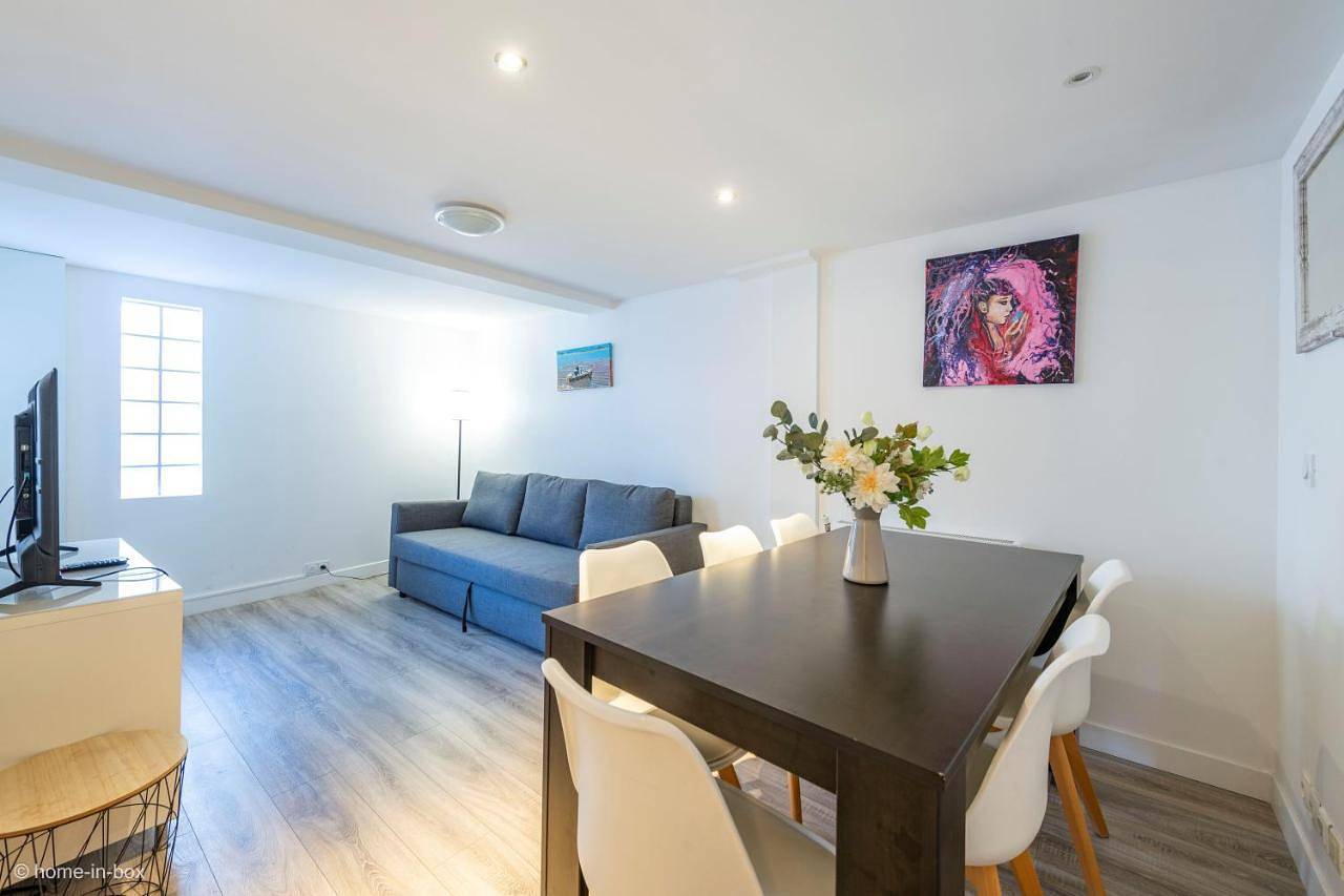 Appartement entier, Appartement spacieux 2 Ch - 2 Sdb - Proche Paris et Disneyland in Noisy-le-Grand, Seine-Saint-Denis