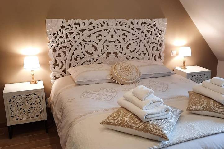 Location de vacances pour 10 personnes, avec piscine et jardin à Le Gast