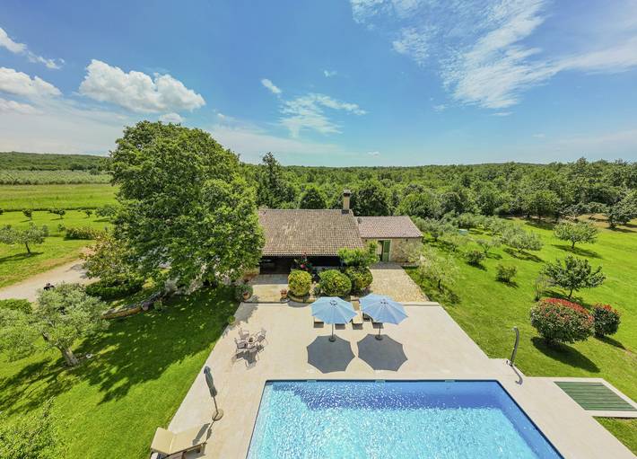 Villa für 6 Personen, mit Pool und Garten - 1