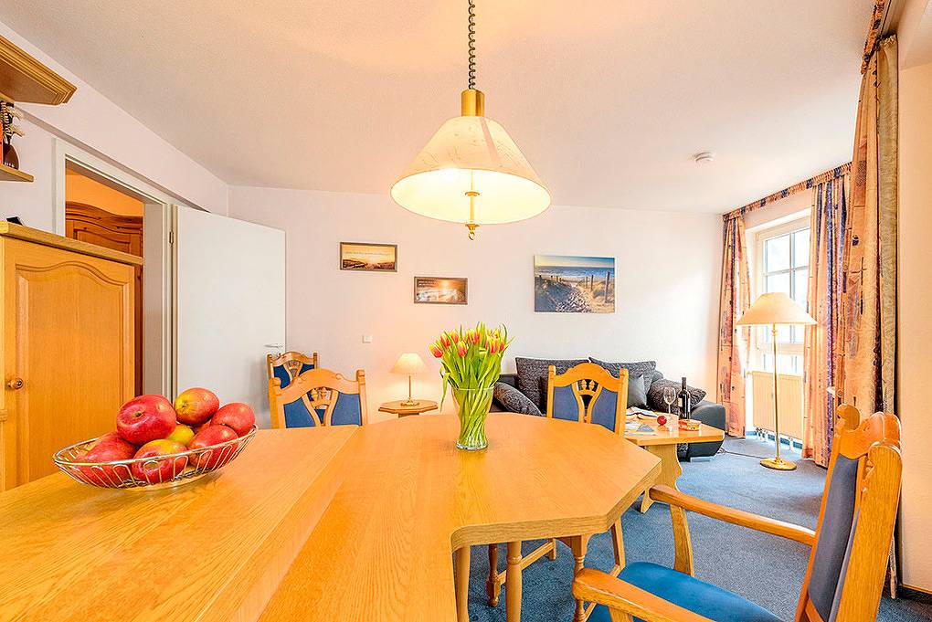 Entire holiday apartment, Holiday apartment for 4 people with balcony in Sellin, Ruegen
