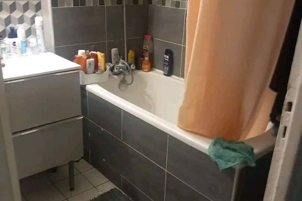 Apartamento entero, Chambre à Louer in L'Haÿ-les-Roses, Valle del Marne
