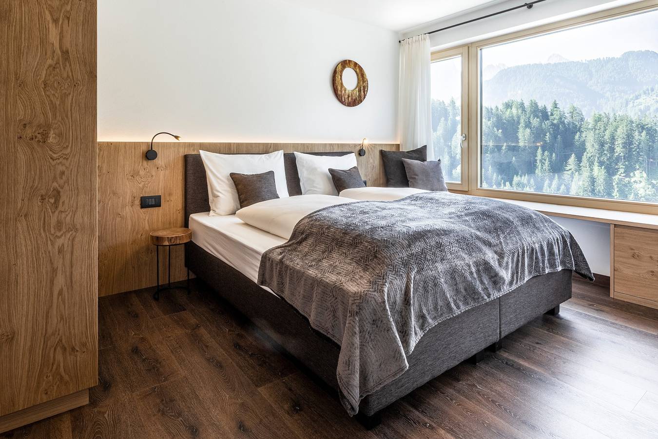 Ganze Wohnung, Moderne Ferienwohnung 'Ravison' mit Bergblick, Garten und Wlan in St. Ulrich in Gröden, Dolomiti Superski