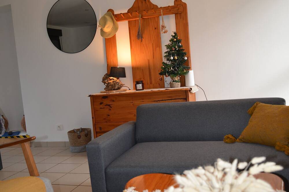 Gîte Pommier 7 Personnes, au Calme, Piscine in Sainte-Gemme, Saintes und Umgebung