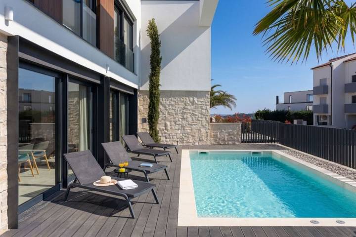 Villa für 6 Personen, mit Terrasse und Pool, mit Haustier in Medulin