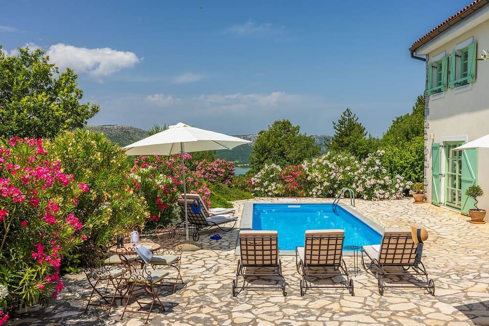 Casa vacanza a Kvarn a partire da 320€ a notte