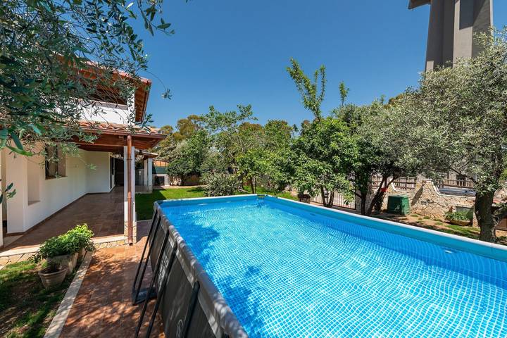 Ferienhaus 'Villa Eleonora Residenz App To 1' mit Gemeinschaftspool, Wi-Fi und Klimaanlage in Capoterra, Cagliari Provinz