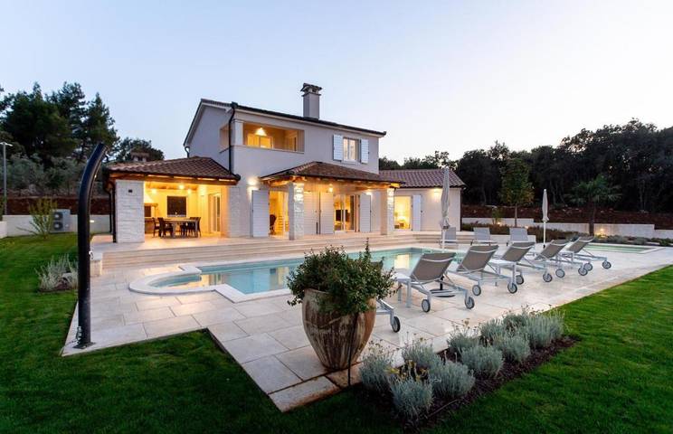 Villa pour 6 personnes, avec vue et sauna ainsi que jardin et piscine à Kavran - 3