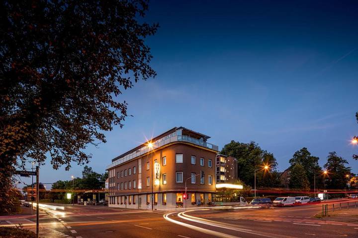 Hotel, mit Terrasse in Aachen