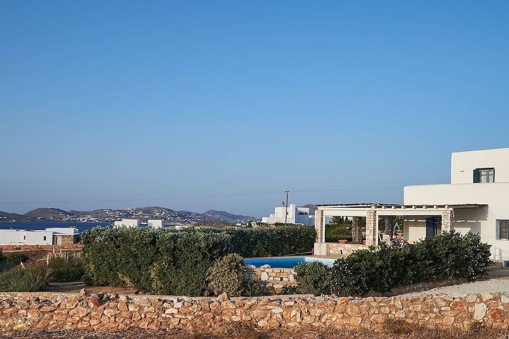 Parasporos Paradise Villa, rustige luxe villa, prive zwembad, lopen naar het strand in Parasporos, Paros