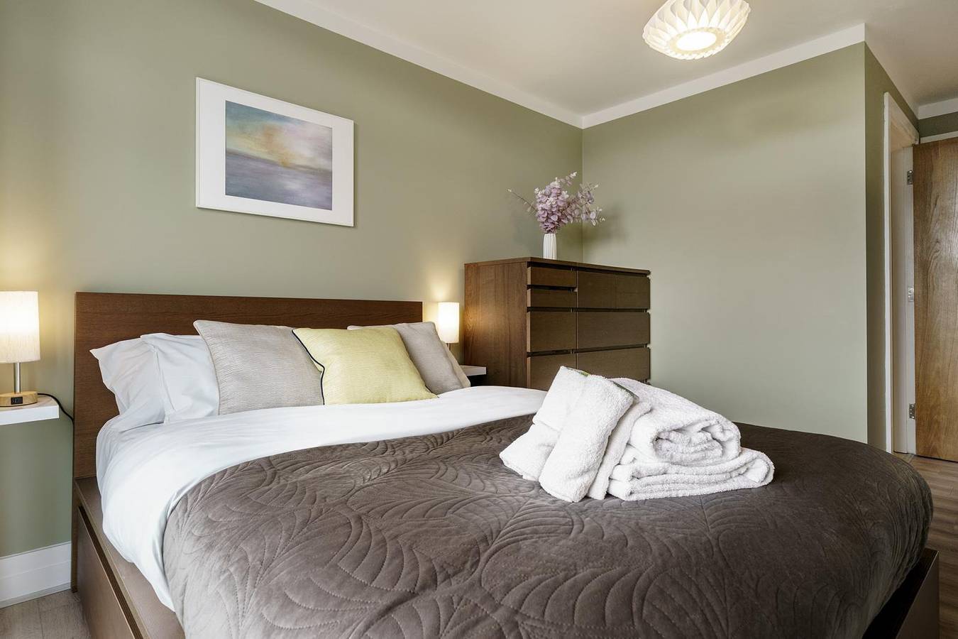 Entire apartment, Stunning Penthouse w/ Large Terrace and City Views - Pass the Keys in Belfast, County Antrim