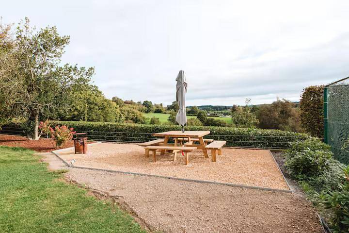 Gîte pour 8 personnes, avec vue et jardin dans Polleur - 2