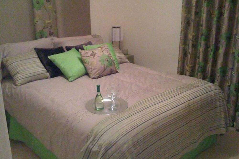 Chambre double avec salle de douche privée - deg-yr in Borough londonien de Hillingdon, Londres