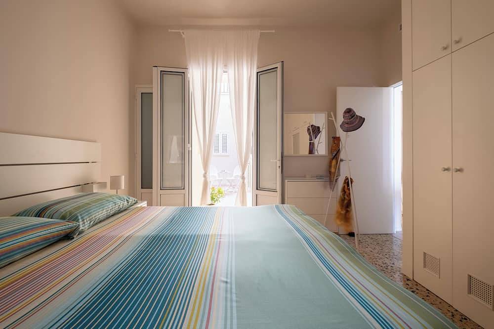Appartamento intero, Casa Teresa 2, directly on the sandy beach, 2 bedrooms, 2 bathrooms, Wifi, air conditioning in Scicli, Provincia di Ragusa