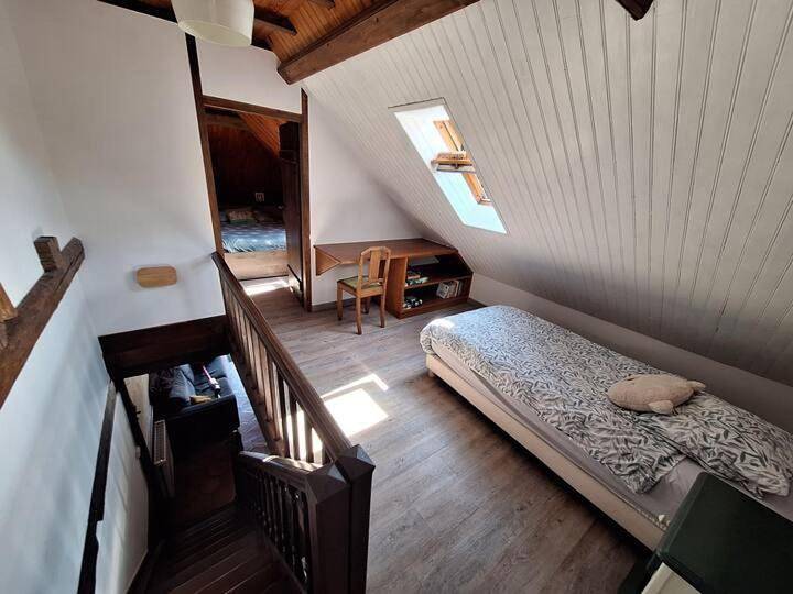 Appartement entier, Two-Bedroom Apartment in Rougemont-le-Château, Parc naturel régional des Ballons des Vosges