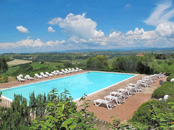 Appartamento per 6 persone, con panorama e giardino a Asciano