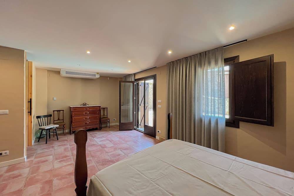 Cal Gabarró - House for 12 people with swimming pool, Wifi, Ac and Bbq in Boada, Vilanova de Meià