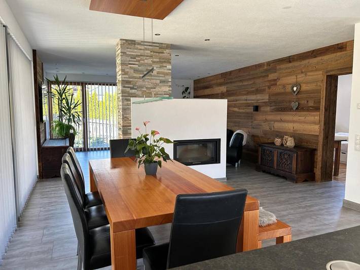 Ferienhaus für 8 Personen, mit Balkon und Terrasse sowie Garten und Ausblick