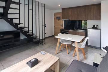 Gîte pour 2 personnes, avec balcon et piscine dans Rawai Beach