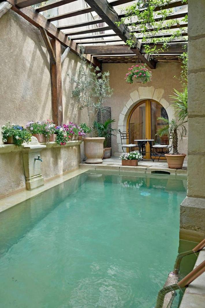 Chambre d’hôte pour 3 personnes, avec Jacuzzi ainsi que Jardin et Piscine à Marseille
