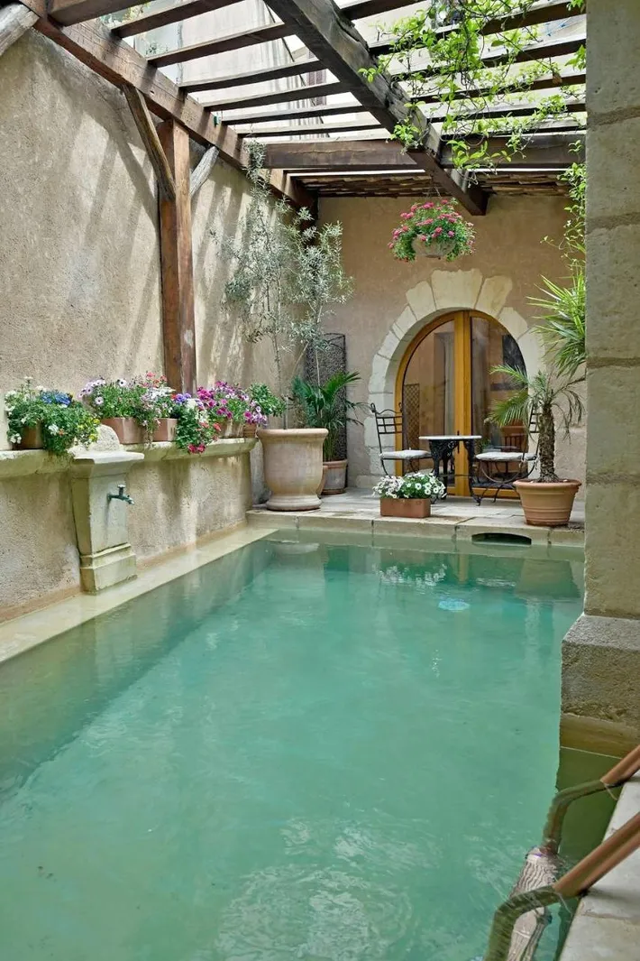 Chambre d’hôte pour 3 personnes, avec piscine ainsi que jacuzzi et jardin - 1