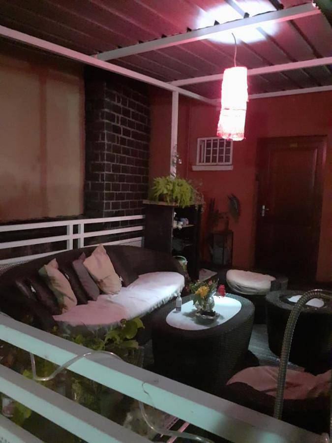 Gîte pour 2 personnes, avec vue et jardin à Koungou