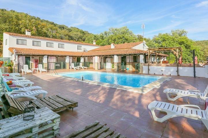 Villa for 18 people, with garden - 1