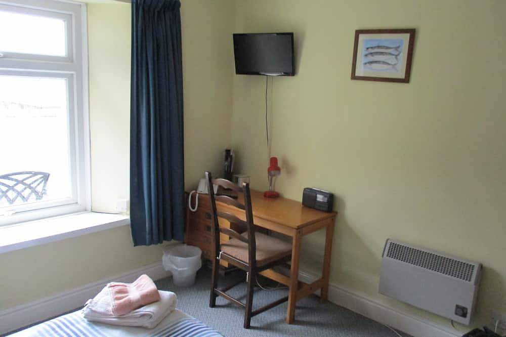 Entire apartment, Luxury apartment just yards from the beach sleeps 6 in South Huish, Hope Cove