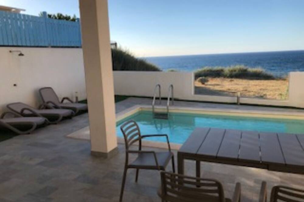 Ganze Wohnung, Villa Tramonto : Wohnung im Erdgeschoss mit direktem Meerblick in La Ciaccia, Valledoria