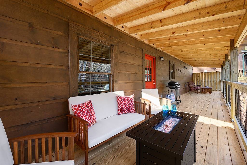 Log Cabin for 8 Guests in Sevierville, Sevier County