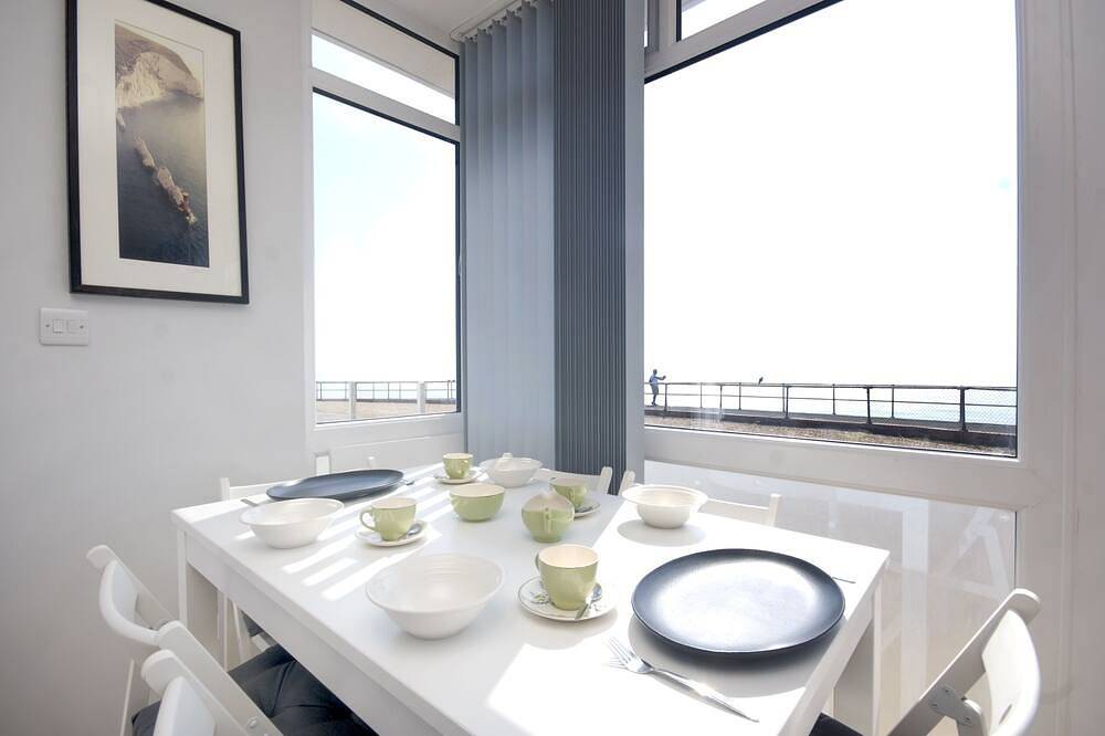 Superb Sea View, all amenities in walking distance, new renovation in Ventnor, Isle of Wight